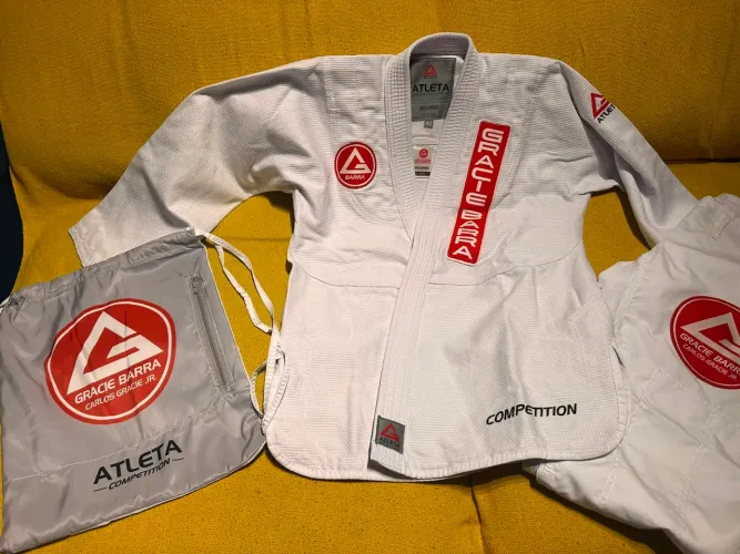 Kimono modelo Atleta na cor branca tamanhos A1 , A3 ou A4