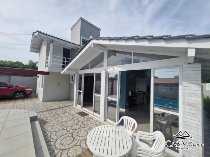 CASA À VENDA COM 03 DORMITÓRIOS NA PRAIA DA DANIELA - FLORIANÓPOLIS