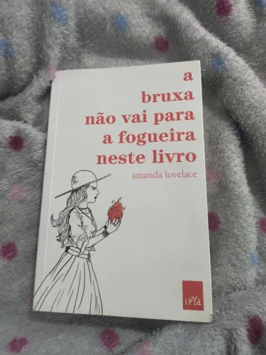 Livro A bruxa não vai para a fogueira neste livro usado