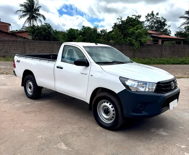 Toyota Hilux CS 4X4 2.8 TDI Diesel Mec. 2023