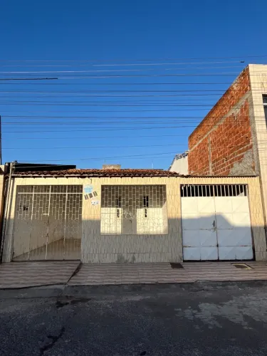 CASA À VENDA EM CARMÓPOLIS - SE