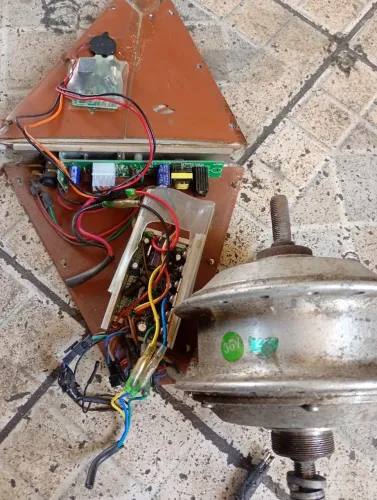 Vendo motor 36 volts e controlador e bateria e carregador kit