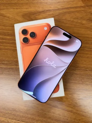 iPhone 17 ProMax 512g com menos de um ano de uso , em perfeito estado, por R$7.000