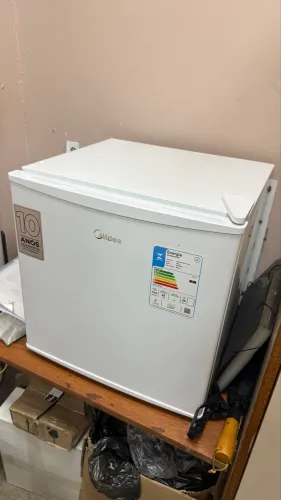 Frigobar midea 45L zerado