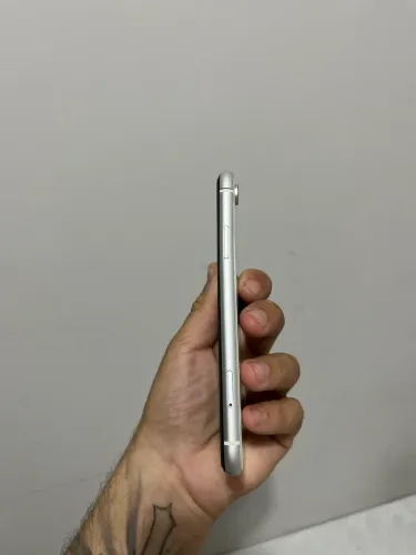 iPhone XR 64GB impecável