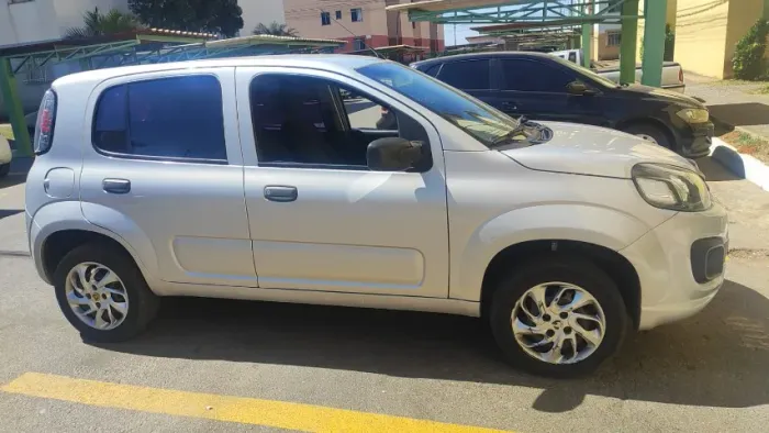 Fiat Uno Attractive 1.0 EVO Fire Flex 8V 5P 2021