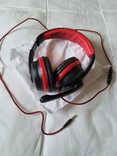 Headset com fio Kaidi, Preto com vermelho