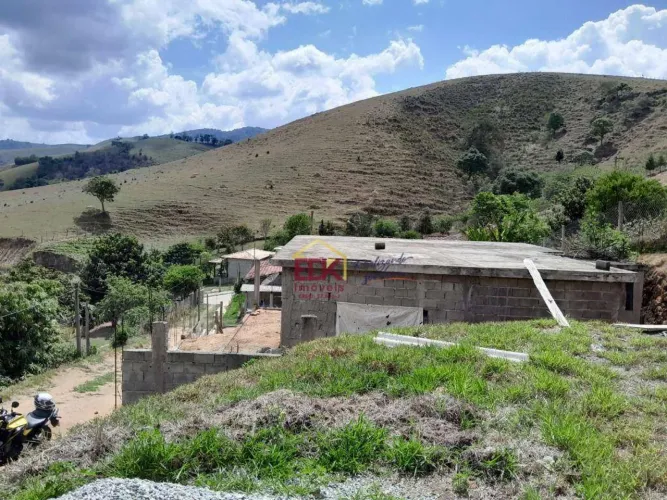 Casa com 2 dormitórios à venda, 151 m² por R$ 308.000 - Zona Rural - São Luiz do Paraiting