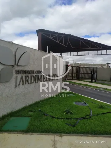 Alugo apartamentos de 2 e 3 quartos no Residencial Clube Jardim Europa bairro Itapoã