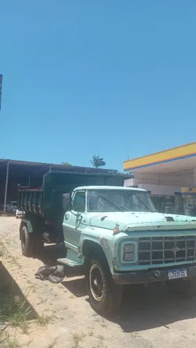 Caminhão ford 11000 em bom estado 