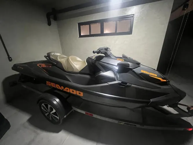 Jet ski Sea Doo GTX 230