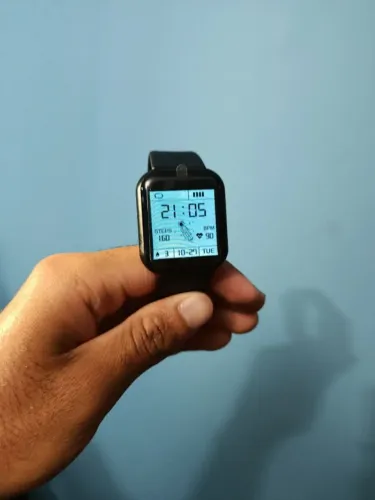 ? Relógio Digital com Carregamento na Fonte e Pulseira de Silicone