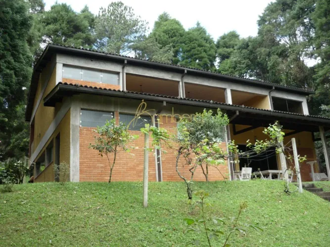 Casa em condomínio de 350 m2 com 3 dormitórios em Itapecerica da Serra