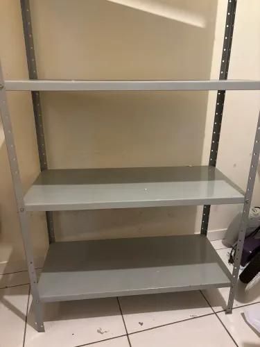 Estante de aço