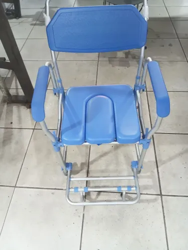 Cadeira de banho hospitalar