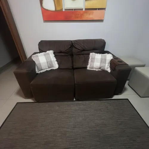 Sofá retrátil e reclinável