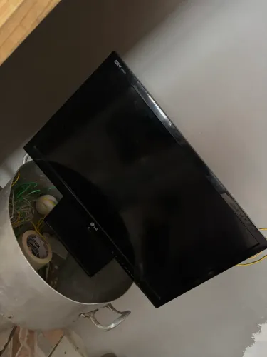 Tv para retirada de peças