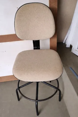 Cadeira Caixa - Super Resistente.