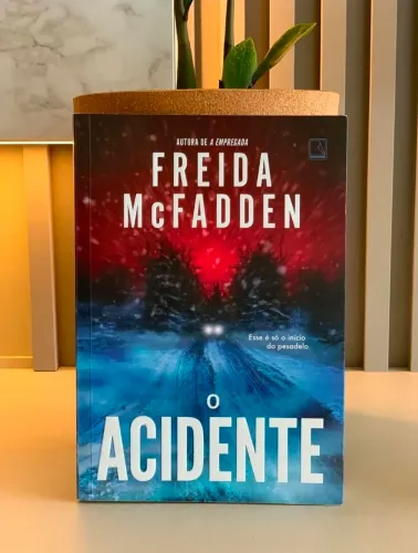 Livro O Acidente Freida McFadden