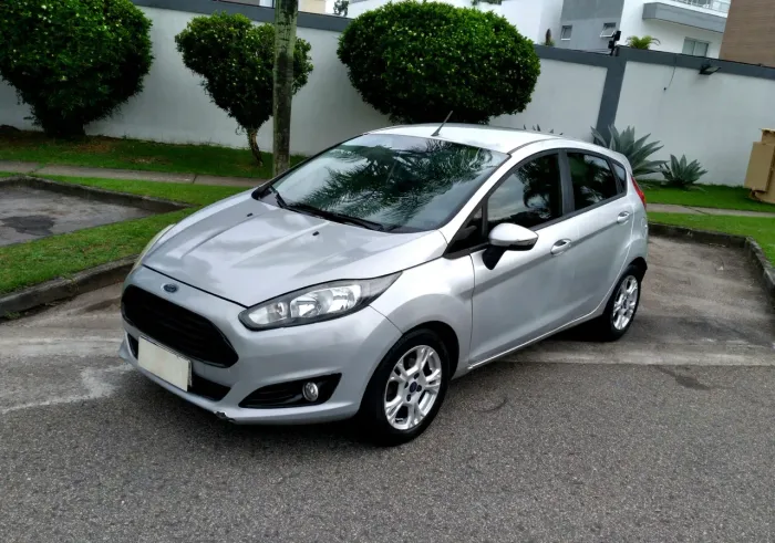 Ford Fiesta Titanium 1.6 16V Flex Mec. 2015