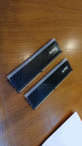 Memória RAM DDR4 16gb (2 de 8gb) XPG com LED