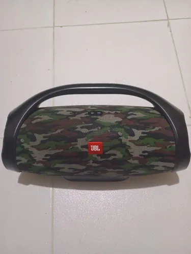 Caixa JBL Boombox