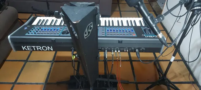 Teclado Ketron Event - Novíssimo 