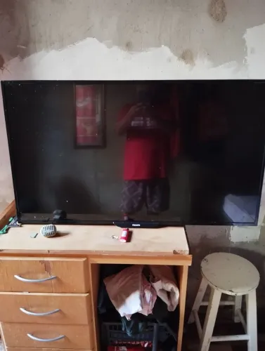 Tv Philips 43 com defeito