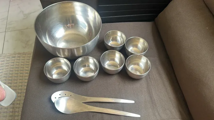Kit inox saladeira e potes de sobremesa lindíssimo!