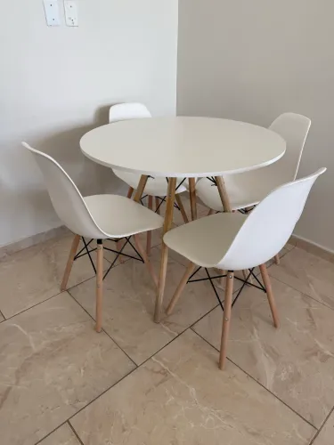 KIT MESA COM 4 CADEIRAS OFERTA
