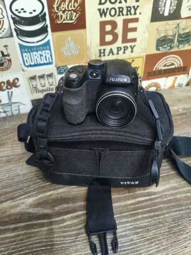 Camera Fugi Finepix S1000fd