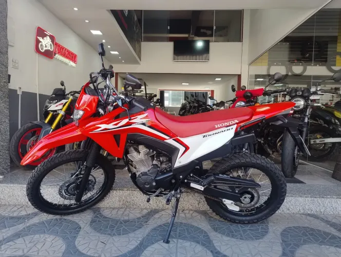 Honda/XR300L Tornado, 2024/2025, troco por moto.