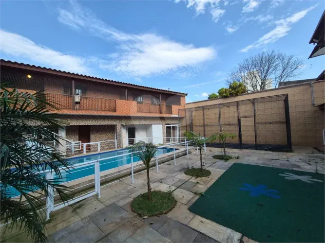 Sobrado com 3 quartos à venda ou para locação em Vila santa clara - SP