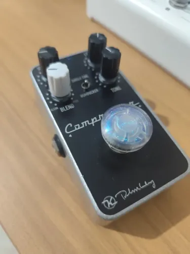 Pedal compressor de guitarra Keeley.