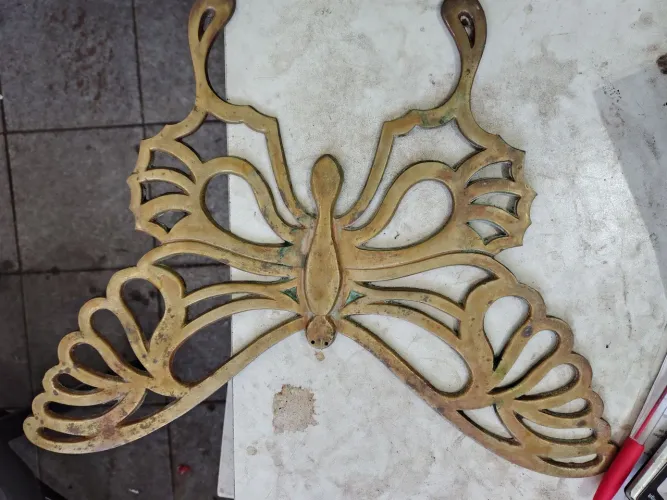 Decoração borboletas antigas de bronze