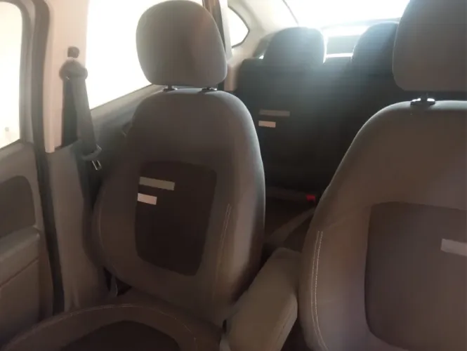 Fiat Grand Siena Essence Dual. 1.6 Flex 16V 2013