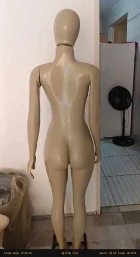MANEQUIM E CABIDE( Tudo por R$200)