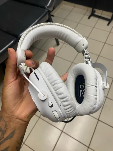 ? HEADSET GAMER LOGITECH ? BRANCO