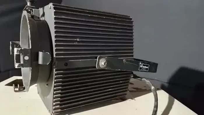 Par de Fresnel Telem. 1000w cada