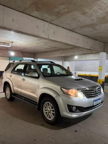 Toyota Hilux SW4 SRV D4-d 4X4 3.0 TDI Dies. AUT 2014