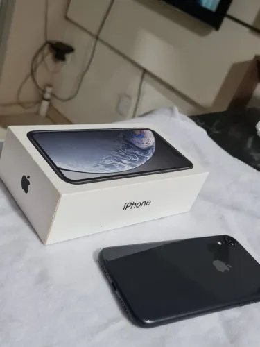 iPhone XR- 128 GB 74% de bateria - R$700