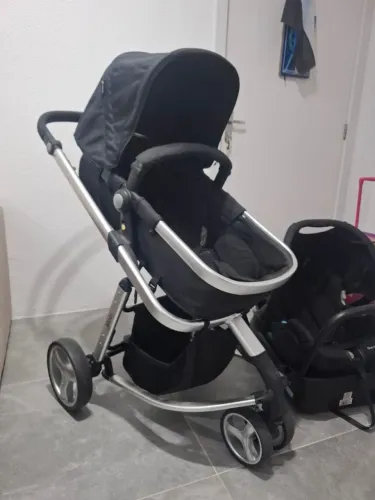 Carrinho de Bebê e bebe conforto mobbi ACEITO CARTÃO
