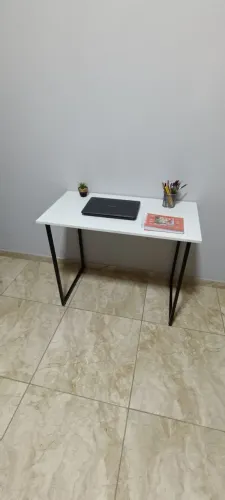 Escrivaninha estilo industrial