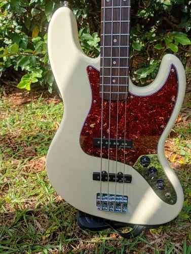 Baixo Vintage jazz bass