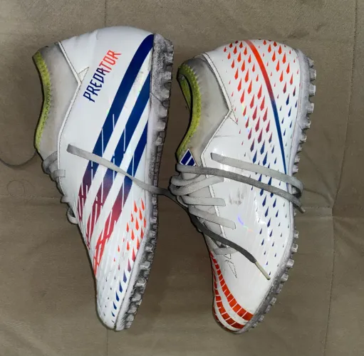 Chutei Adidas Predator Society