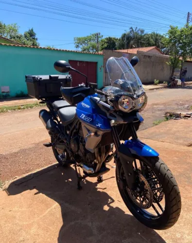 Vende_se uma Tiger 800 cilindrada muito conservada 