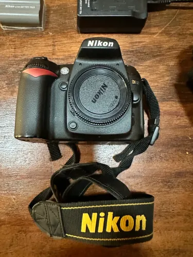 Nikon D90 com 2 baterias
