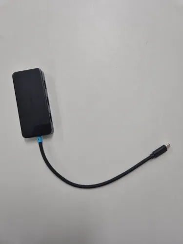 Hub USB-C com saida de vídeo para até dois monitores
