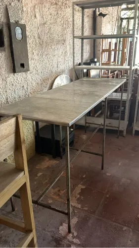 Mesas com tampo inox