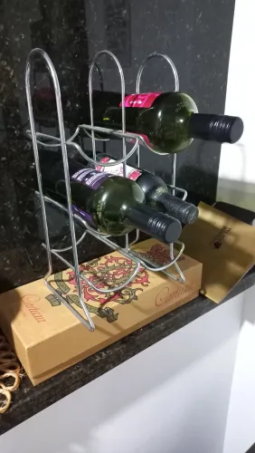 Porta vinhos ferragem cromada